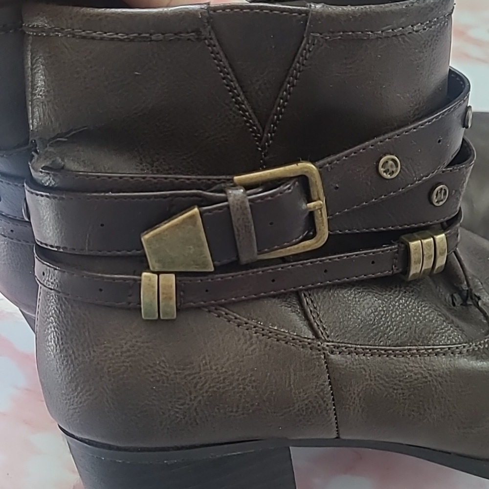GUC White Mountain Women's Brown Ankle Boots Sz 9M - Picture 5 of 10